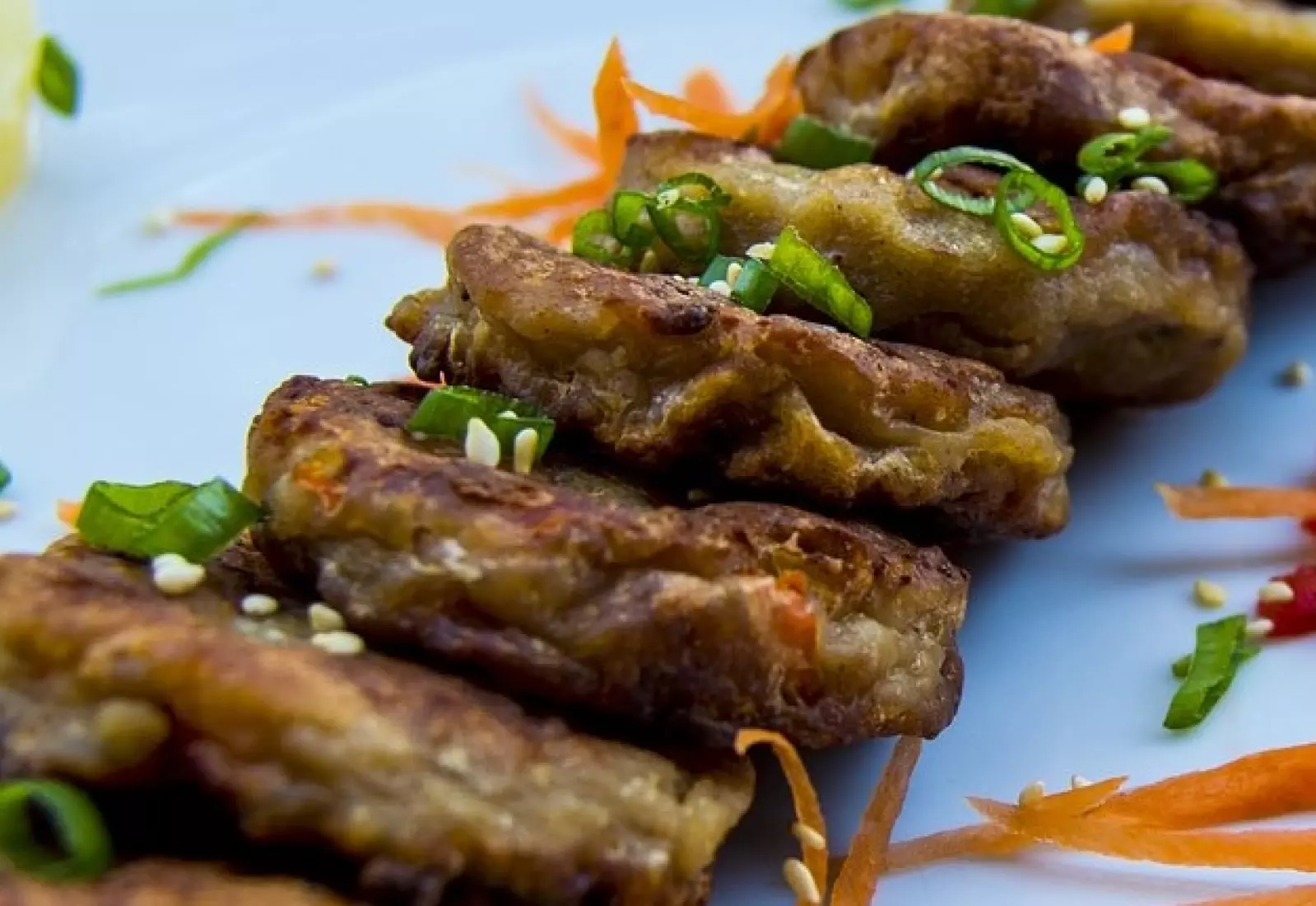 Brokolicové placičky česnekovým dipem